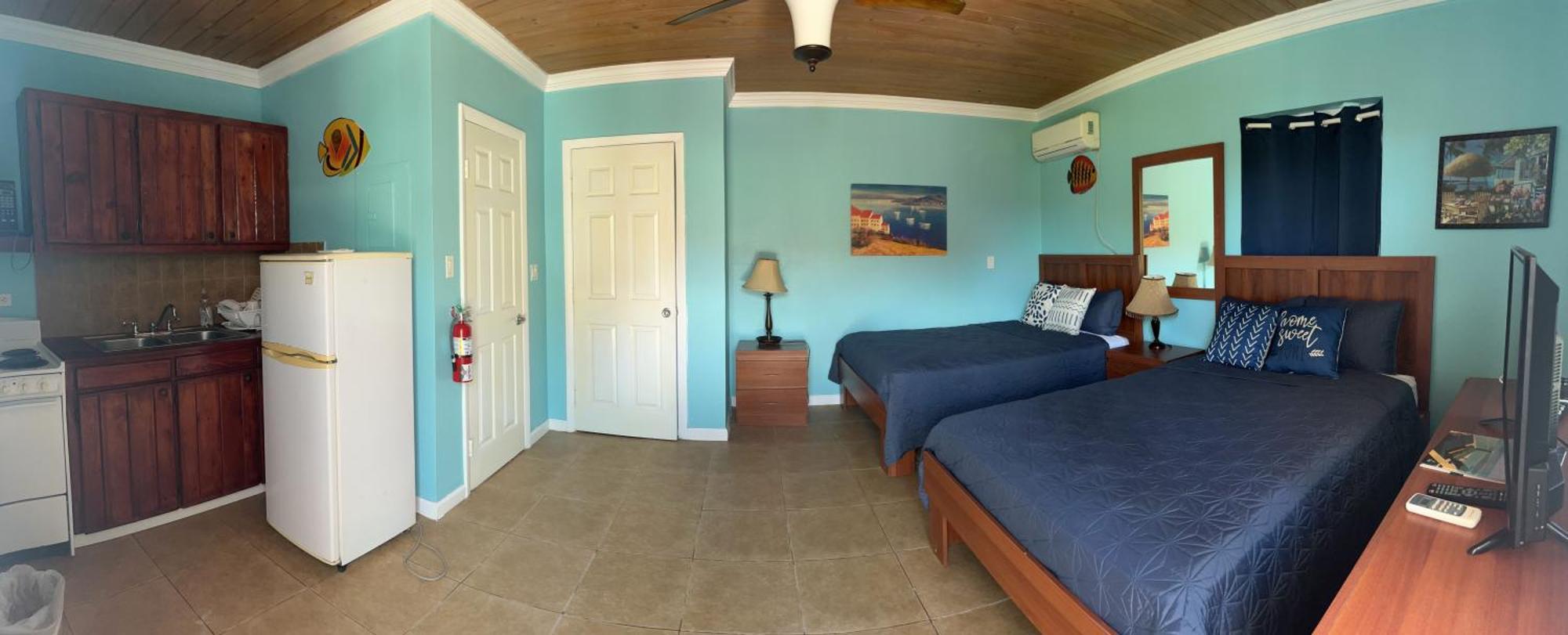 Bay Inn Estates Alice Town  Room photo
